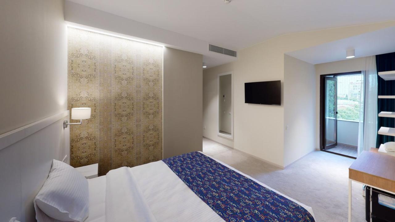 Epigraph Design Kosher Hotel Тбилиси Екстериор снимка