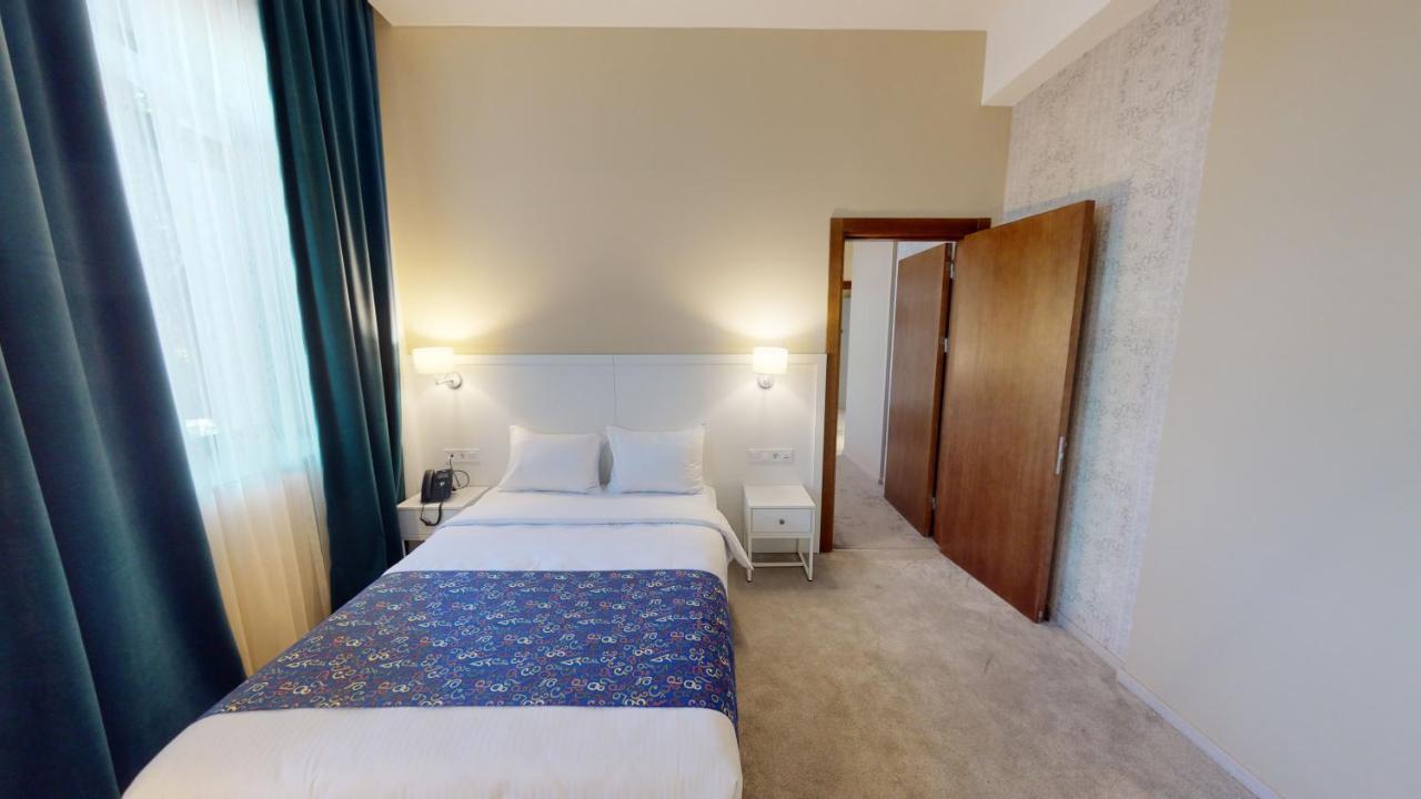 Epigraph Design Kosher Hotel Тбилиси Екстериор снимка