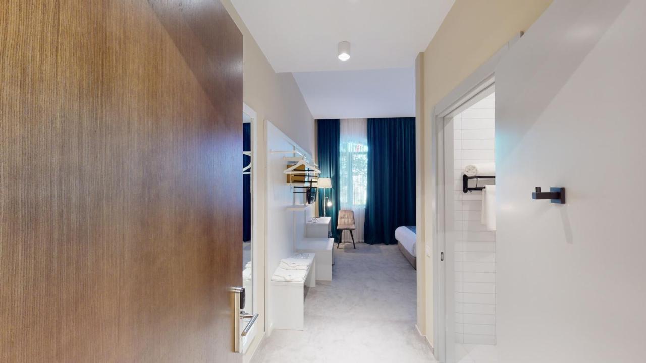 Epigraph Design Kosher Hotel Тбилиси Екстериор снимка