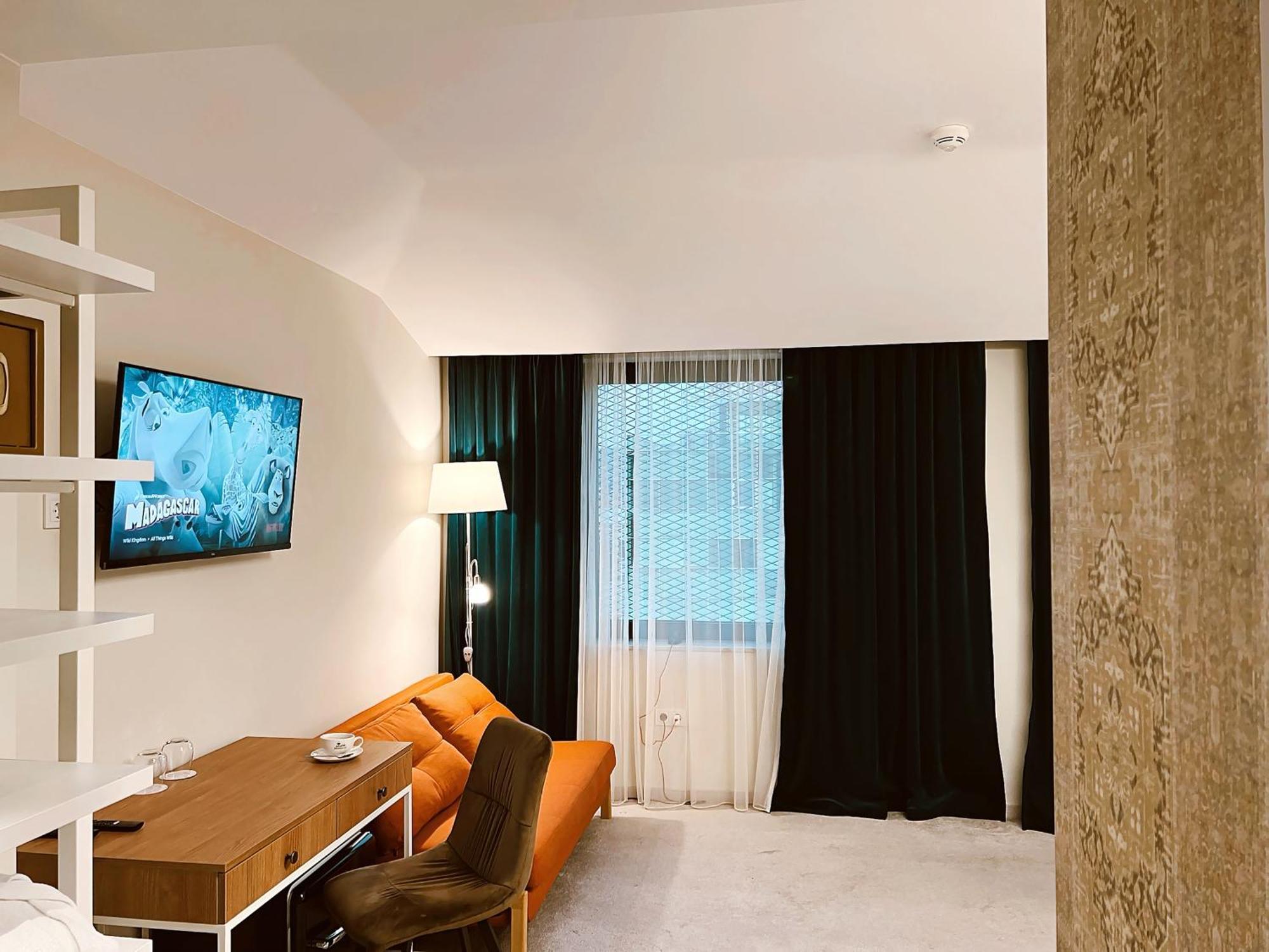 Epigraph Design Kosher Hotel Тбилиси Екстериор снимка