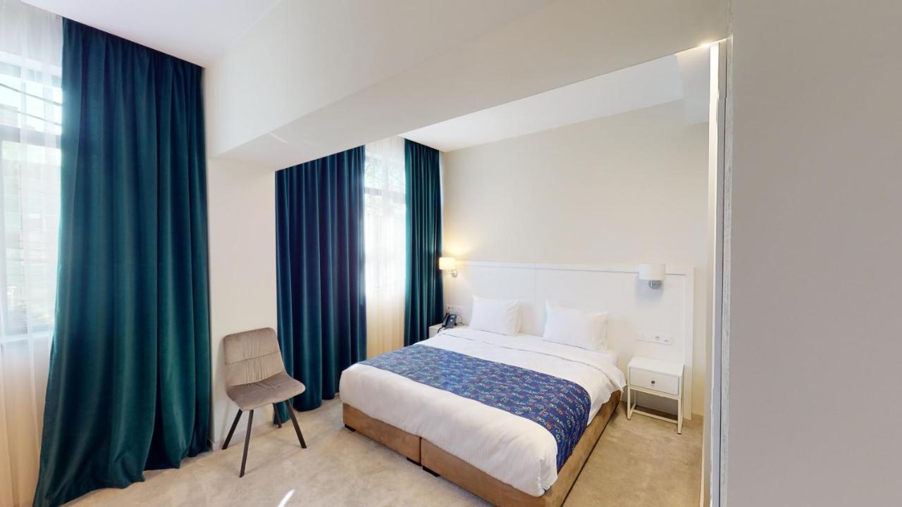 Epigraph Design Kosher Hotel Тбилиси Екстериор снимка